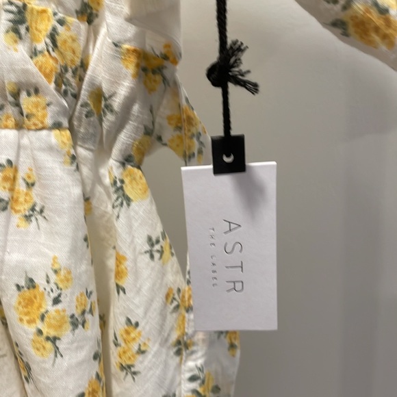 ASTR THE LABEL | VENDETTI TOP Floral - Picture 5 of 6